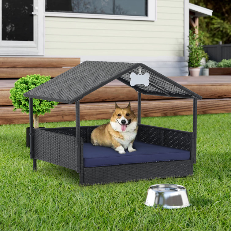 Dog bed outlet with a roof